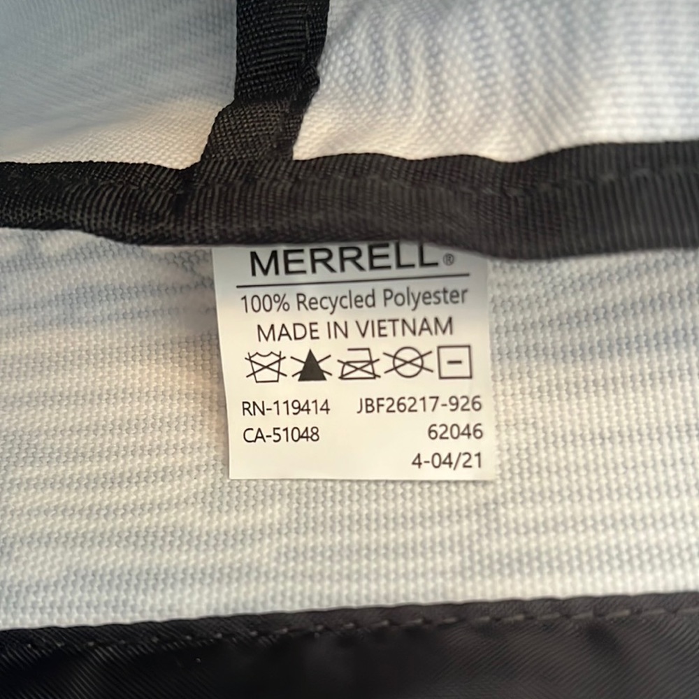 *NWOT* Merrell backpack - Picture 7 of 7